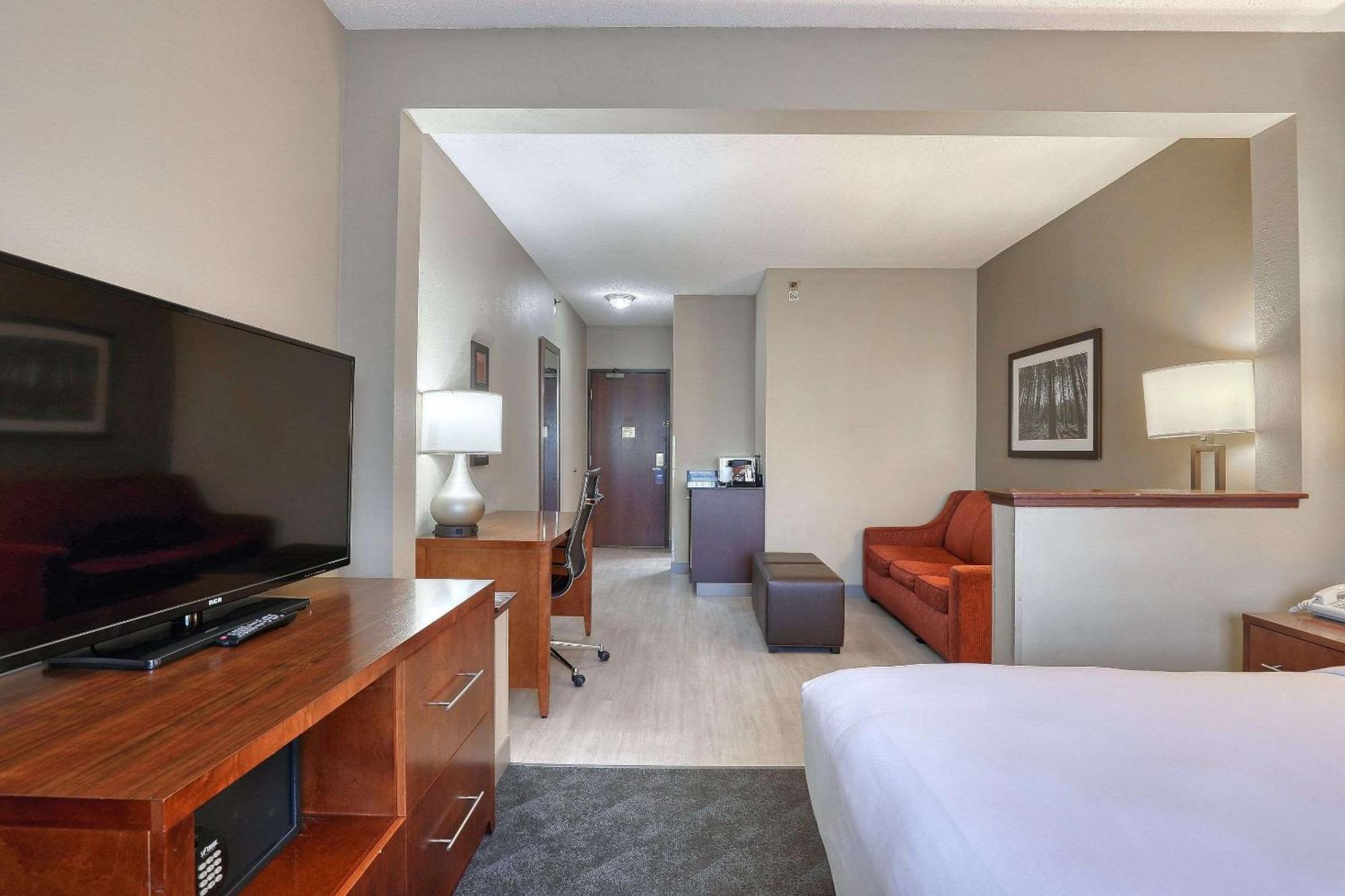 Comfort Suites Madison West Ngoại thất bức ảnh